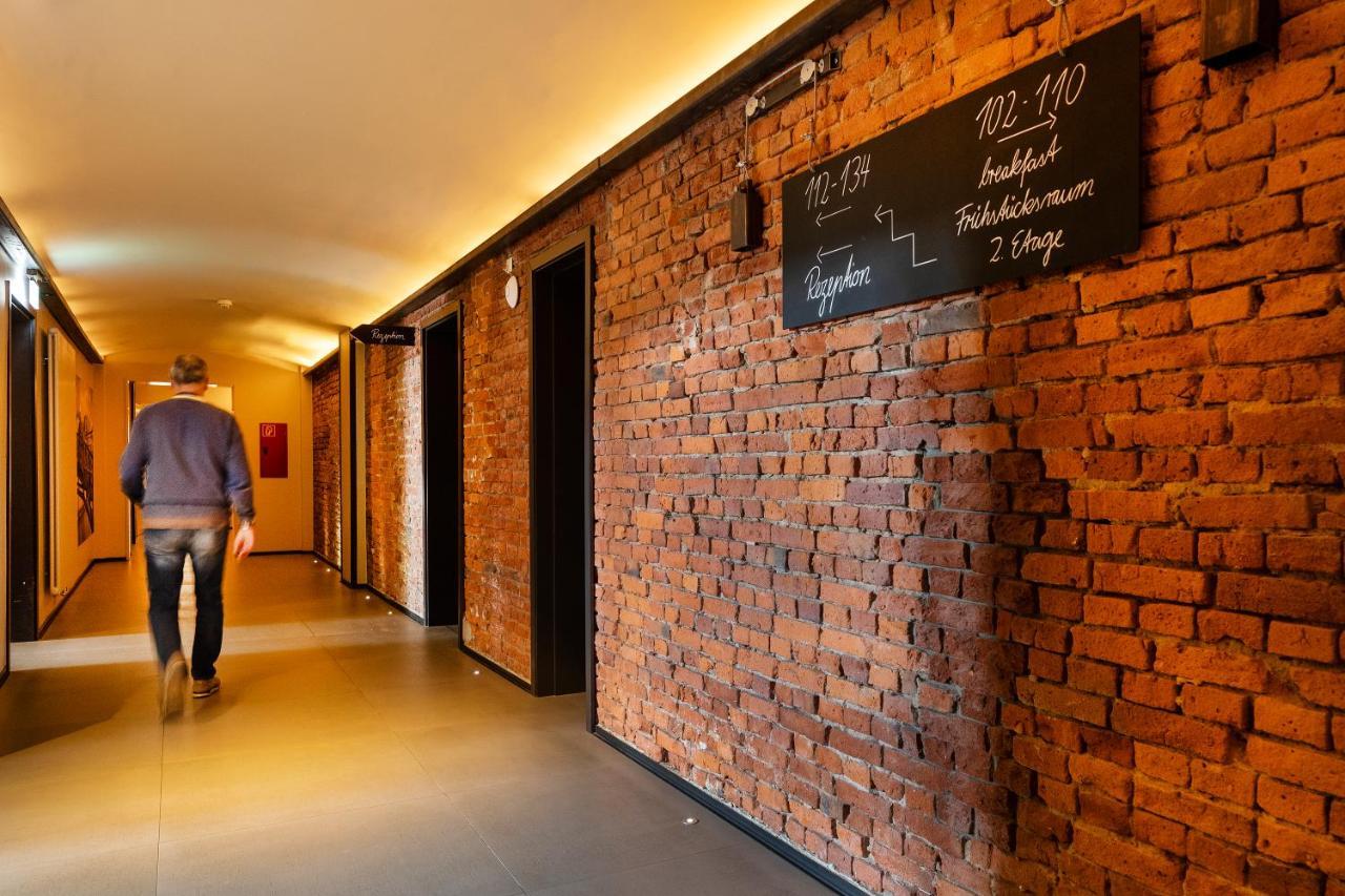 Hotel Volksschule Hamburg Exterior photo