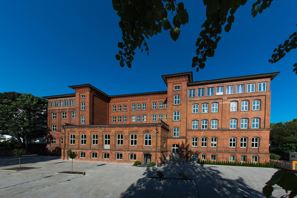 Hotel Volksschule Hamburg Exterior photo