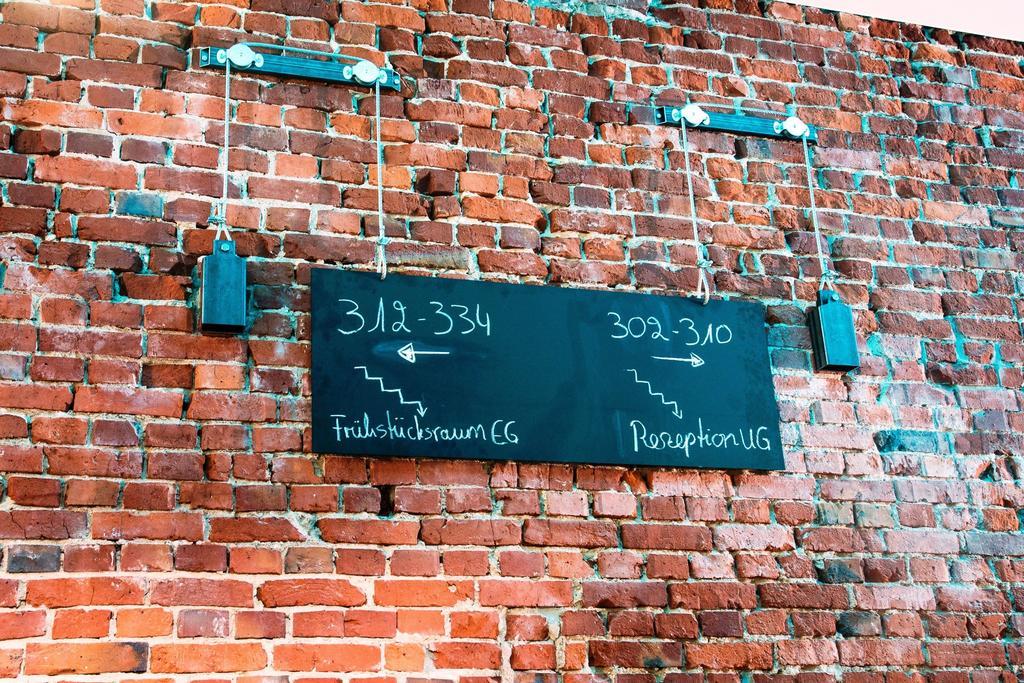 Hotel Volksschule Hamburg Exterior photo