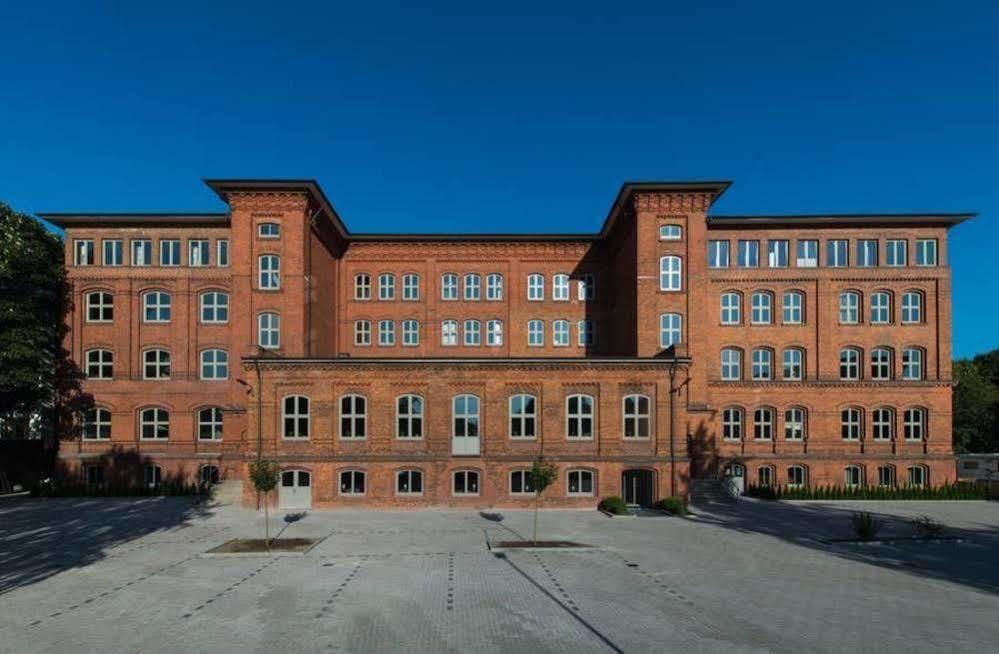Hotel Volksschule Hamburg Exterior photo